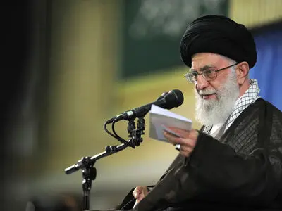 با جدیت بر سر آرمانها بایستید/مذاکره کنندگان فقط در مورد مسائل هسته‌ای با امریکا گفت‌وگو می‌کنند