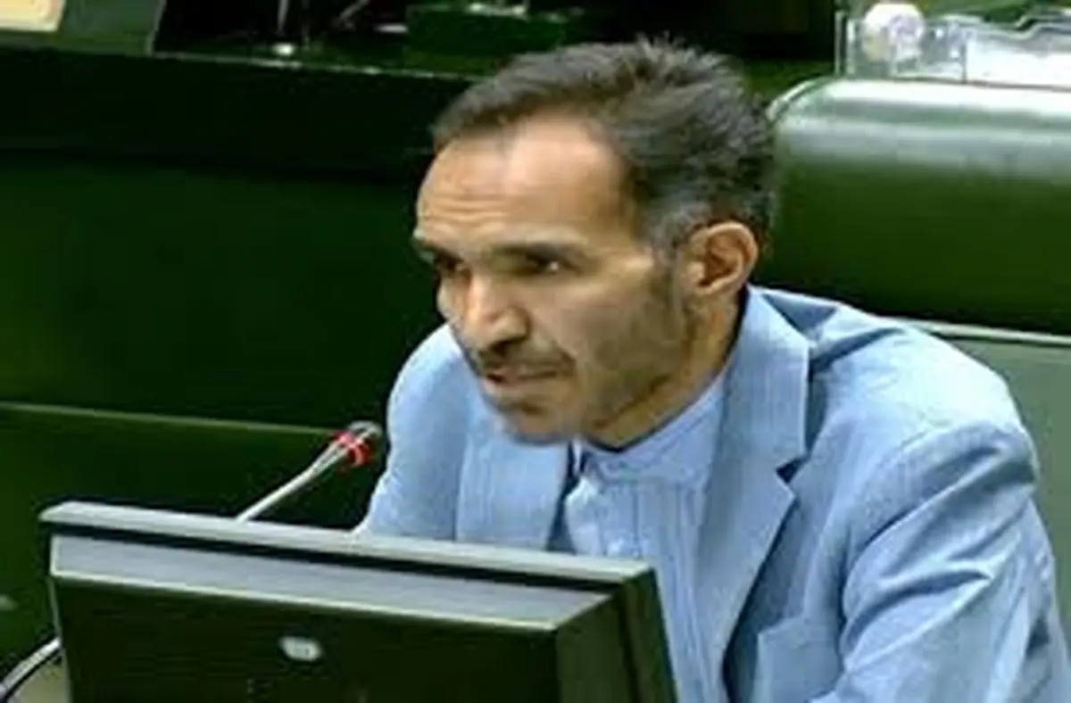 محمد بیات: قیمت خودرو باید کارشناسی باشد، نه دستوری