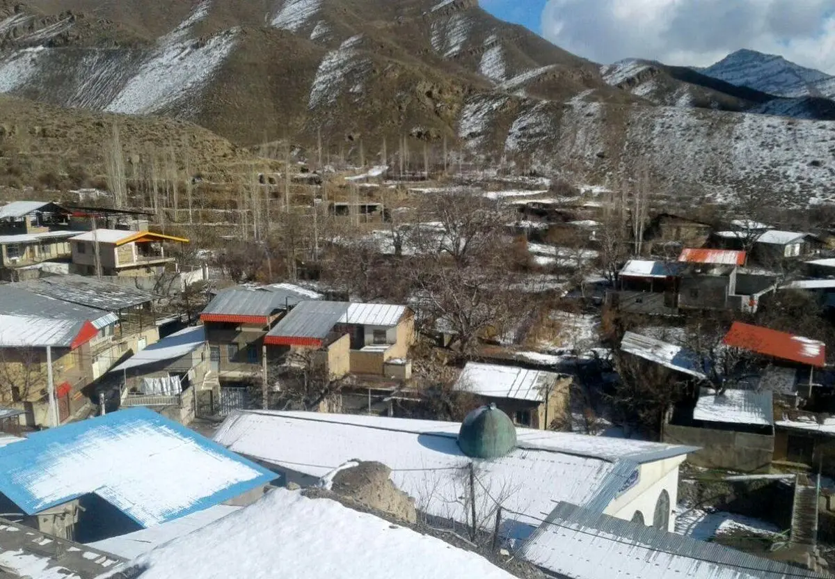 «طزره» دامغان ، روستایی«هزار چشمه» که آب ندارد/ هدررفت سالانه 5 ماه آب چشمه در بیابان‌های استان 