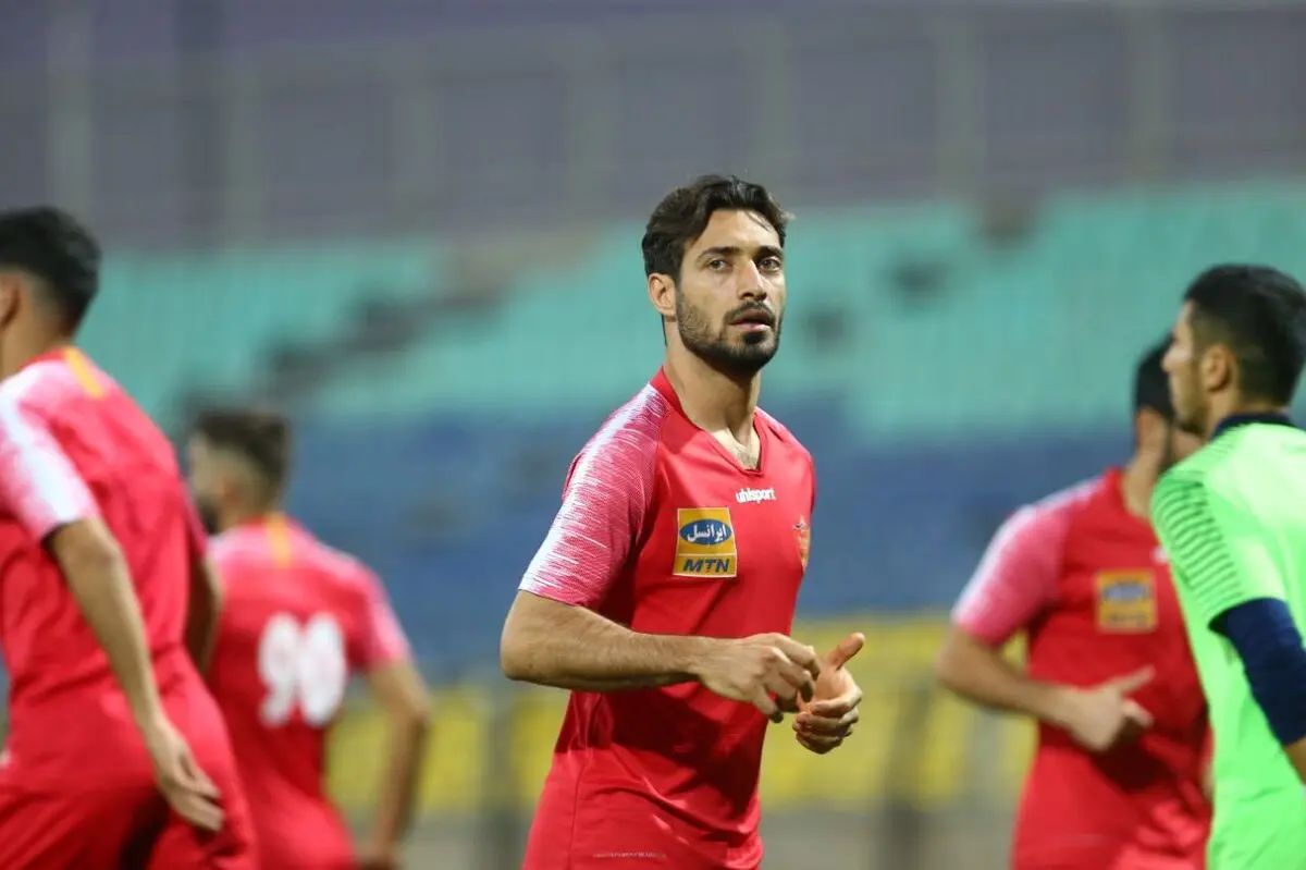 واکنش جالب شجاع به هم گروهی با پرسپولیس؛ باز هم بوسه جنجالی! (عکس)