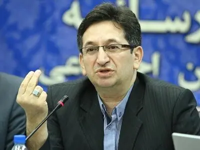کادر درمان در جانفشانی برای مردم از مدافعان حرم کمتر نیست/ پرستاران و پزشکان در خط مقدم مبارزه با کرونا
