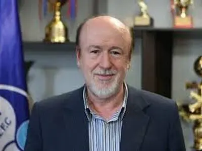 سفر افتخاری موقتا به کلمبیا منتفی شد
