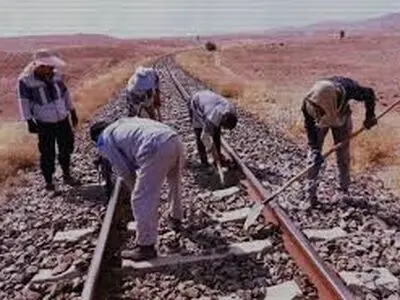انتقاد کارگران پیمانکاری راه‌آهن به‌ عدم دریافت ایام مناسبتی 