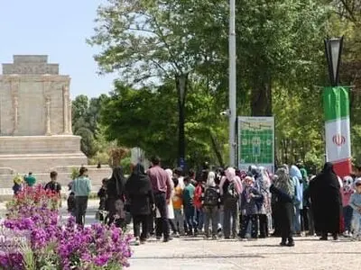  ۲۵ اردیبهشت‌ بازدید از آرامگاه شاعران رایگان است