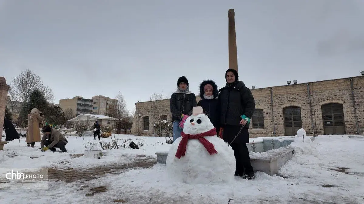 برگزاری جشنواره آدم برفی زنجان در بنای تاریخی کارخانه کبریت