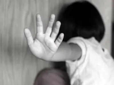 کودک‌آزاری در صدر تماس‌ها با اورژانس اجتماعی؛ نیروهایمان جذب سایر دستگاه‌ها می‌شوند