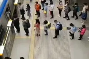 نظم جالب مردم چین برای سوار شدن به مترو 