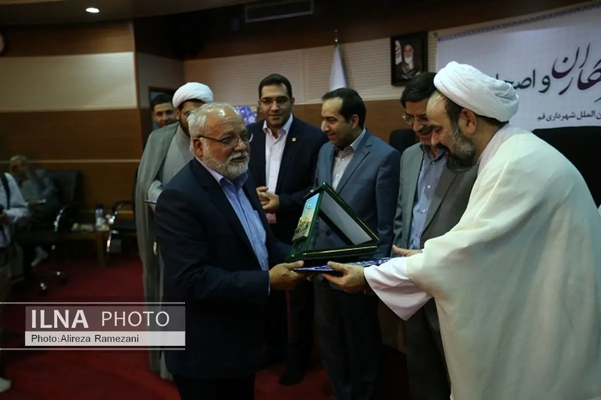 همایش تجلیل از خبرنگاران در قم برگزار شد