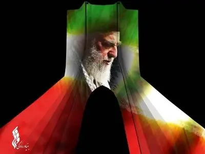 «باید برخاست» بر پیکره برج آزادی؛ روایت نور، تصویر و حماسه در بدرقه رهبر شهید