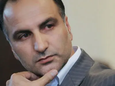 آنجفی: داور همدانی در بازی با پاس همدان شائبه ایجاد می‌کند