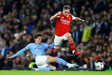 اولین جام فصل آرسنال از دست رفت/ منچسترسیتی قهرمان جام اتحادیه شد