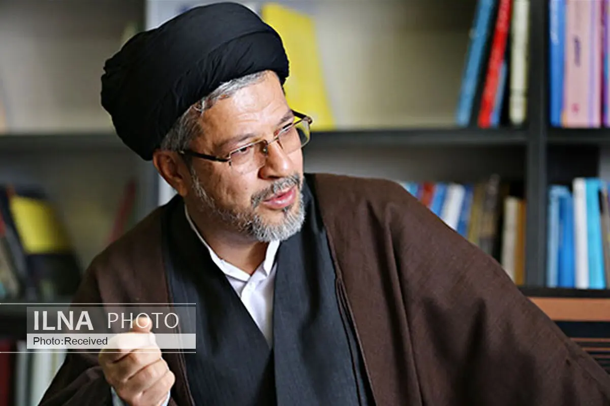 در سواد هوشمند همواره باید به اهداف متعالی و ارزش‌های اسلامی توجه کرد