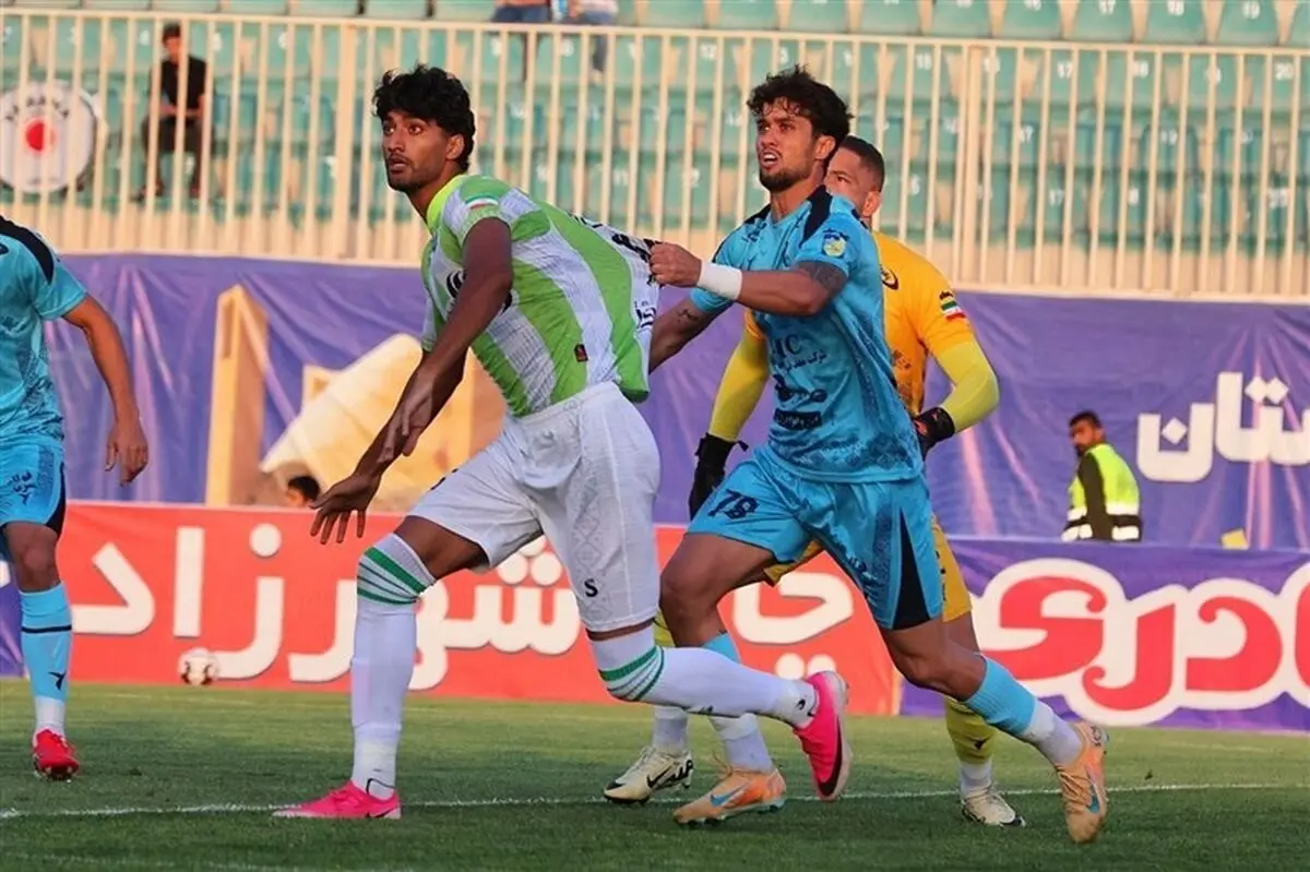 فرار چادرملو از شکست خانگی مقابل خیبر 