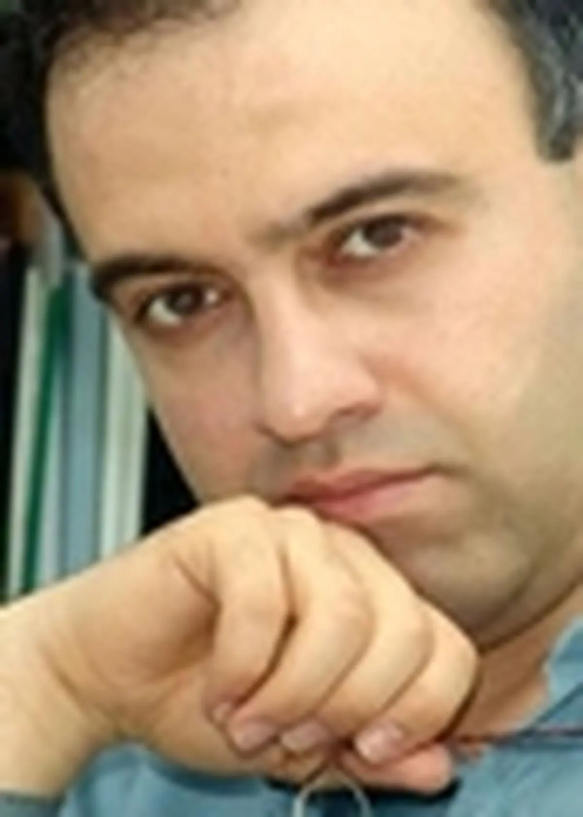عرصهٔ ادبیات نمایشی ایران از مشکلات مادی رنج می‌برد