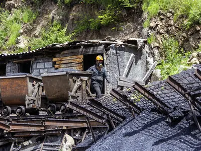 انجام عملیات بازسازی معدن زغال‌سنگ زمستان یورت شرق/ ۴۰ کارگر مشغول کارند