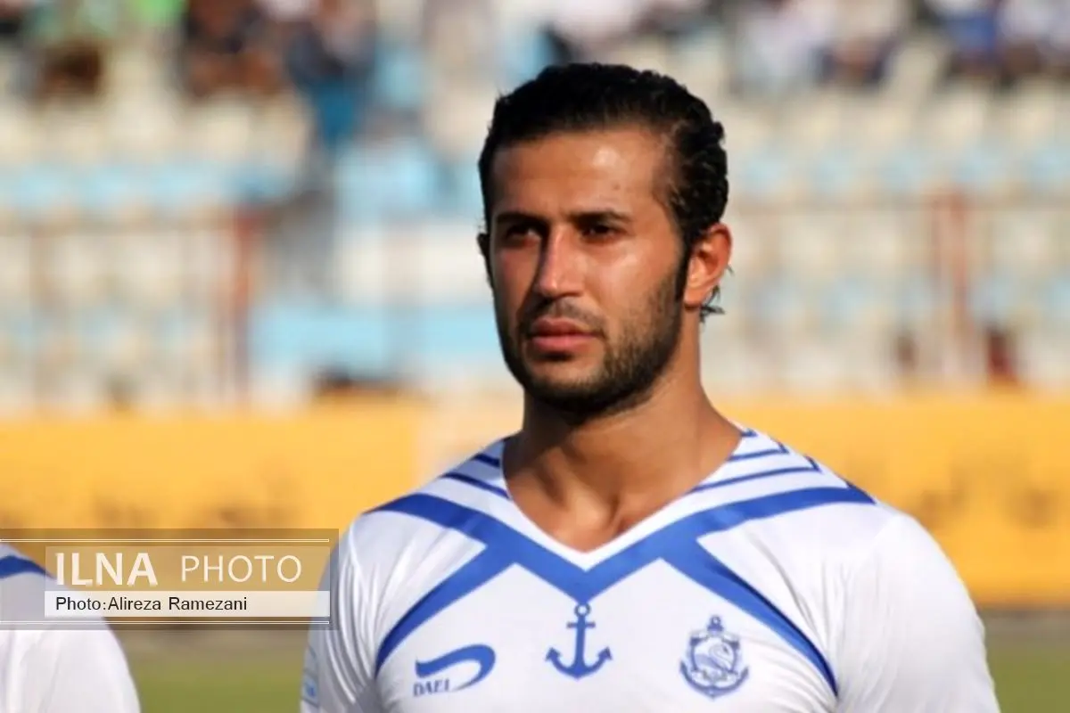 بنر هواداران استقلال برای اولادی + عکس 