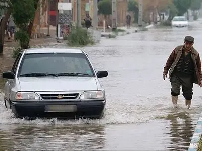 بارش باران موحب آبگرفتگی معابر در مهاباد شد