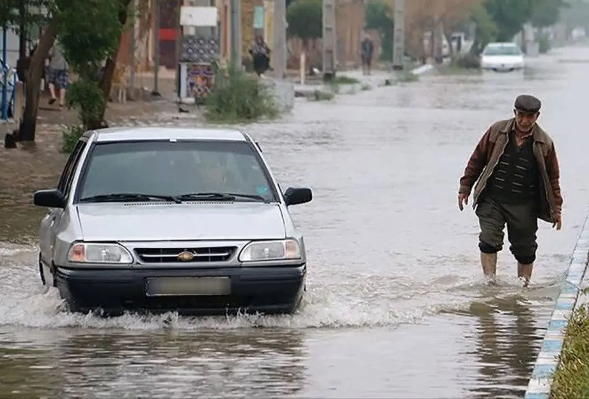 بارش باران موحب آبگرفتگی معابر در مهاباد شد