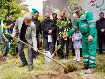 ​شیراز در مسیر گسترش کمربند سبز شهری با کاشت ۷۰۰ هزار نهال
