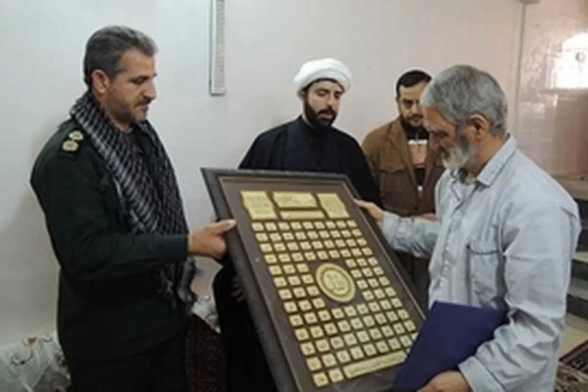 دیدار فرمانده سپاه شهرستان پیشوا با خانواده شهدا