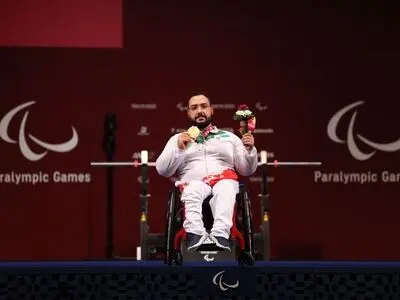 رستمی: مدالم را به مردم و رهبری تقدیم می‌کنم
