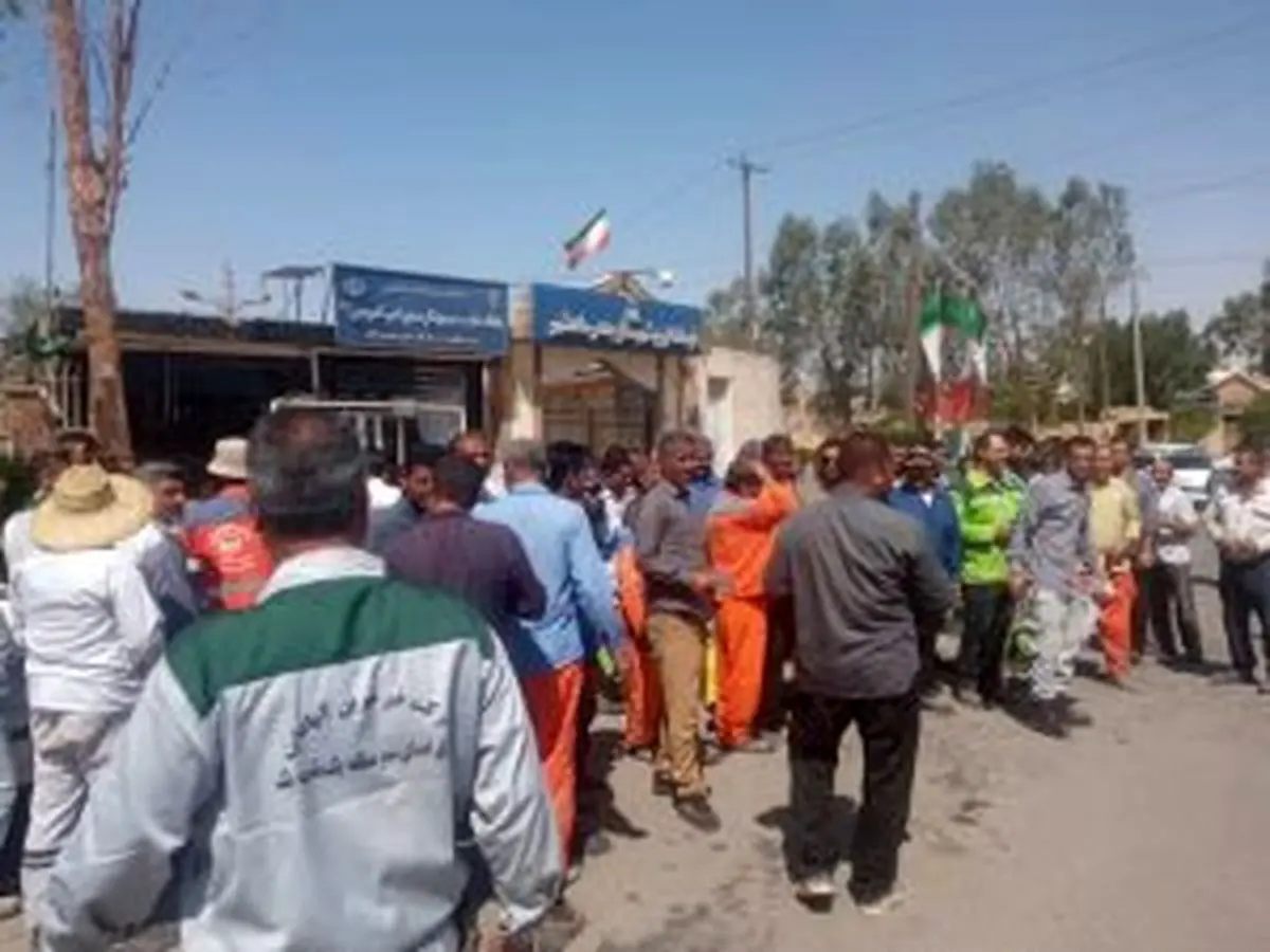 درخواست کارگران شهرداری بندر ماهشهر برای پرداخت حقوق و بیمه عقبافتاده