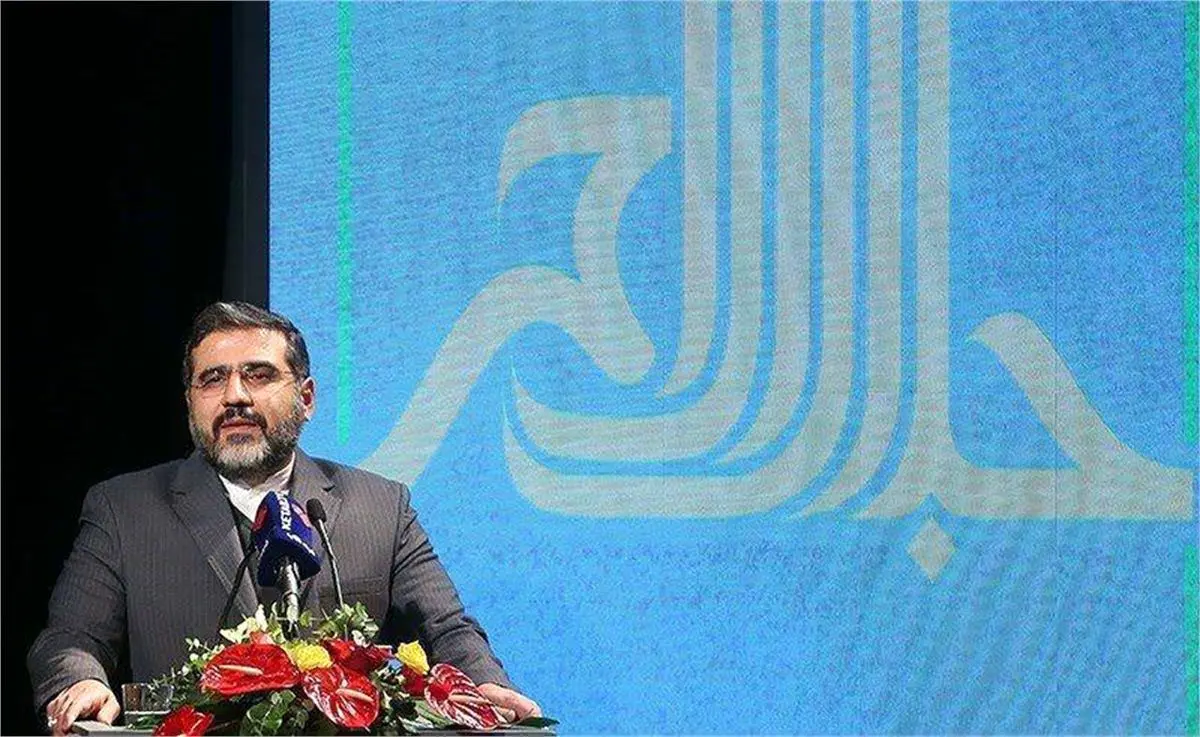 جلال آل احمد پاسدار صیانت از مرزهای تمدن ایرانی اسلامی است/ جشنواره‌های فجر اوج فرهیختگی جوانان ایرانی را نمایان می کند