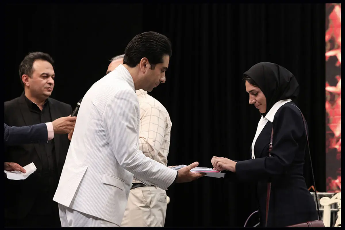گلریزان محمد معتمدی برای آزادی زندانیان غیر عمد/ گیتار بیس نوازنده گروه حراج می‌شود