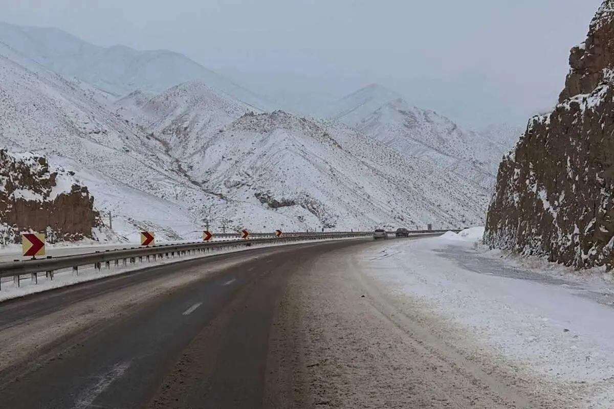 بارش پراکنده برف در محورهای کوهستانی استان قزوین