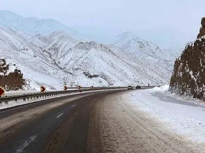 بارش پراکنده برف در محورهای کوهستانی استان قزوین