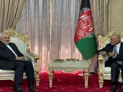 ظریف واشرف غنی یبحثان عملیة السلام فی افغانستان