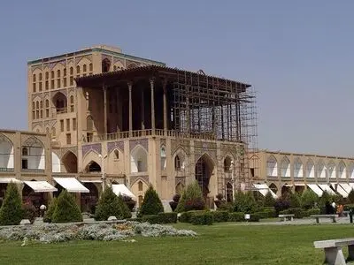 داربست‌های ایوان عالی‌قاپو برچیده می‌شود
