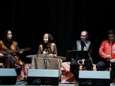 گروه برافشان به یاد محمدرضا لطفی روی صحنه رفت