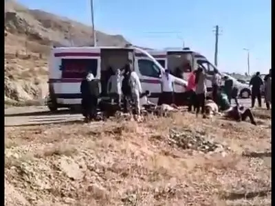 سقوط اتوبوس در جاده دماوند با ۴ فوتی + فیلم