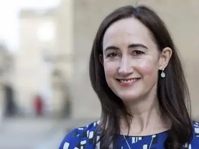 نویسنده «معتاد به خرید» درگذشت