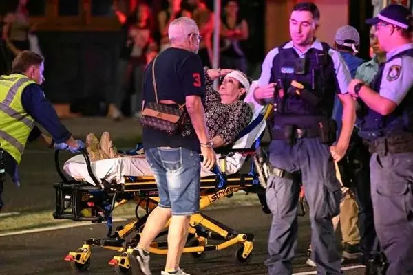 10 قتلى في احتفال يهودي.. ماذا يجري في شاطئ بوندي الأسترالي؟