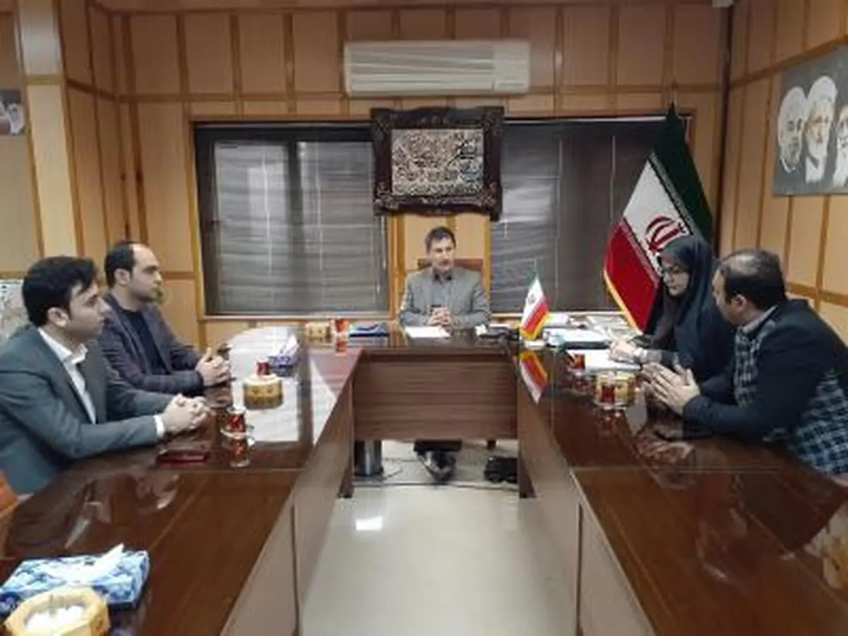 دیدار اعضای انجمن حمایت از حقوق مصرف کنندگان فومن با سرپرست فرمانداری
