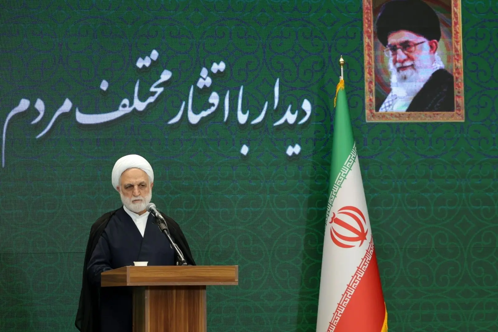 بر مبارزه عالمانه، حرفه‌ای و همه‌جانبه با فساد و مفسد تاکید مؤکد داریم+ فیلم