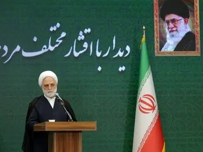 بر مبارزه عالمانه، حرفه‌ای و همه‌جانبه با فساد و مفسد تاکید مؤکد داریم+ فیلم