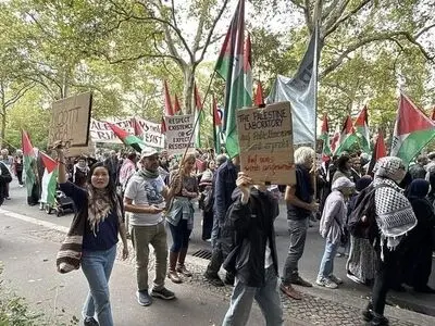 فعالان آلمانی ورودی چندین کارخانه تسلیحات را مسدود کردند
