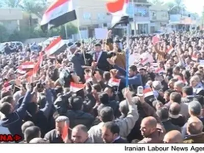 صد‌ها کارگر عراقی به دلیل تاخیر در پرداخت حقوق‌شان تظاهرات کردند