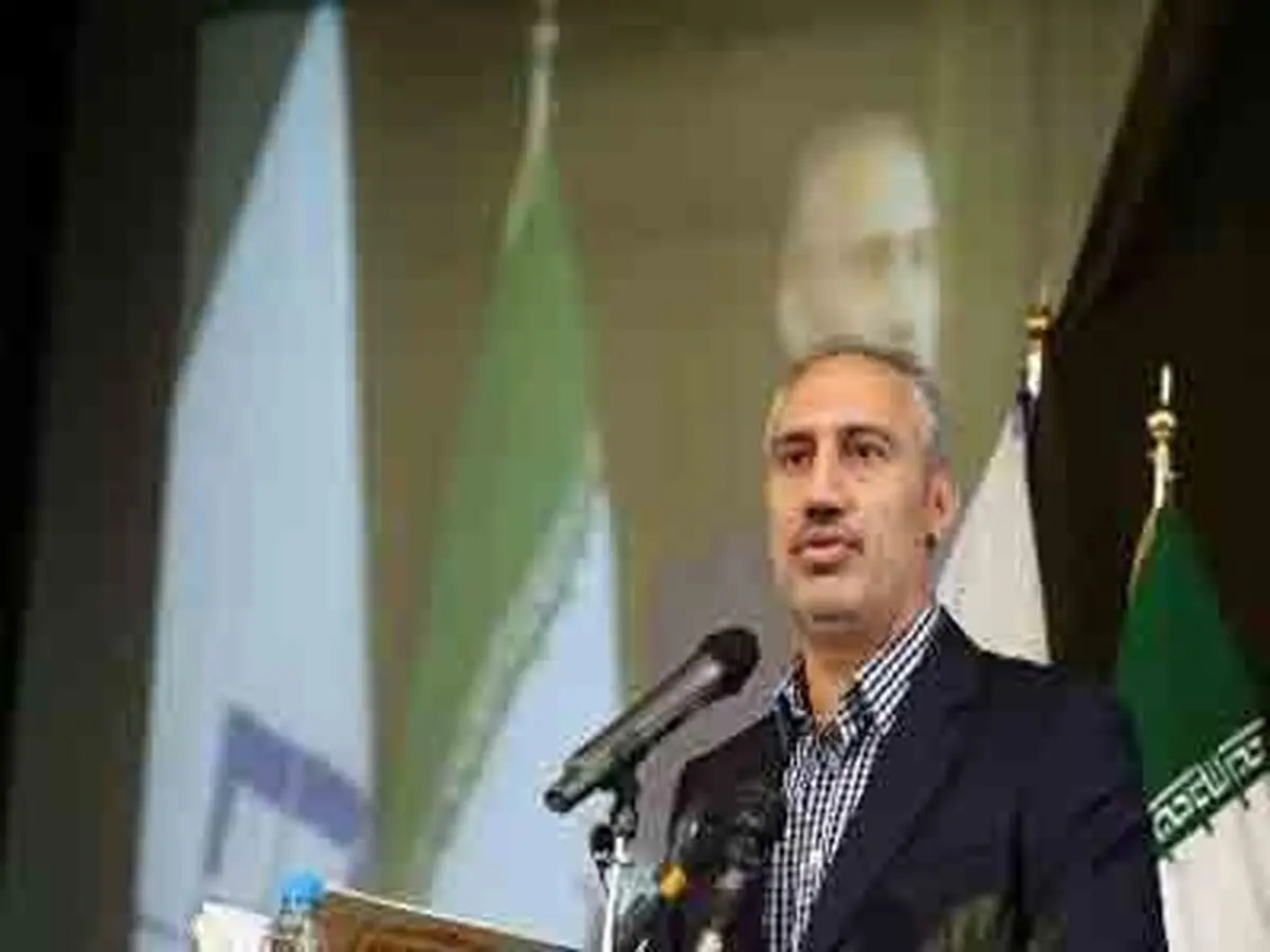 

سال ۹۵ بهترین سال همکاری دولت و نظام بانکی بود