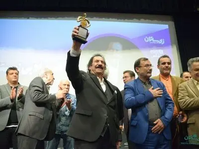 بزرگداشتی برای خواننده کوچه و بازار