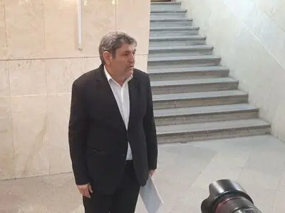 توزیع عادلانه ثروت و امکانات اهل برنامه های من است