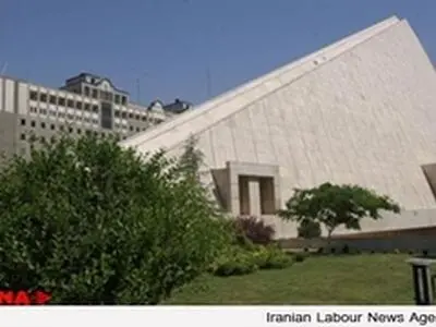 تجمع ۱۰۰ معترض به اسیدپاشی‌ها مقابل مجلس / شهر امن حق زنان ماست