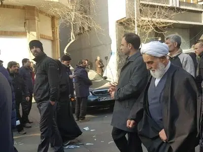 حجت‌الاسلام ناطق نوری در مراسم تشییع پیکر سردار سلیمانی حاضر شد