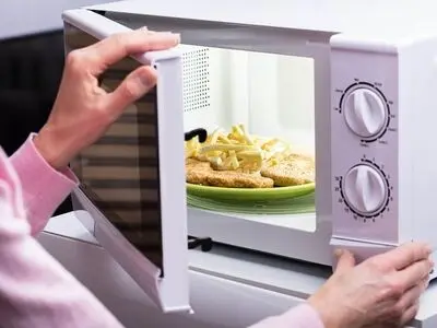 بعد زایمان سزارین چه غذاهایی نخوریم ؟