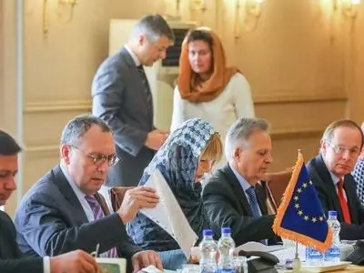 Iran, EU hold talk on Iran's deal