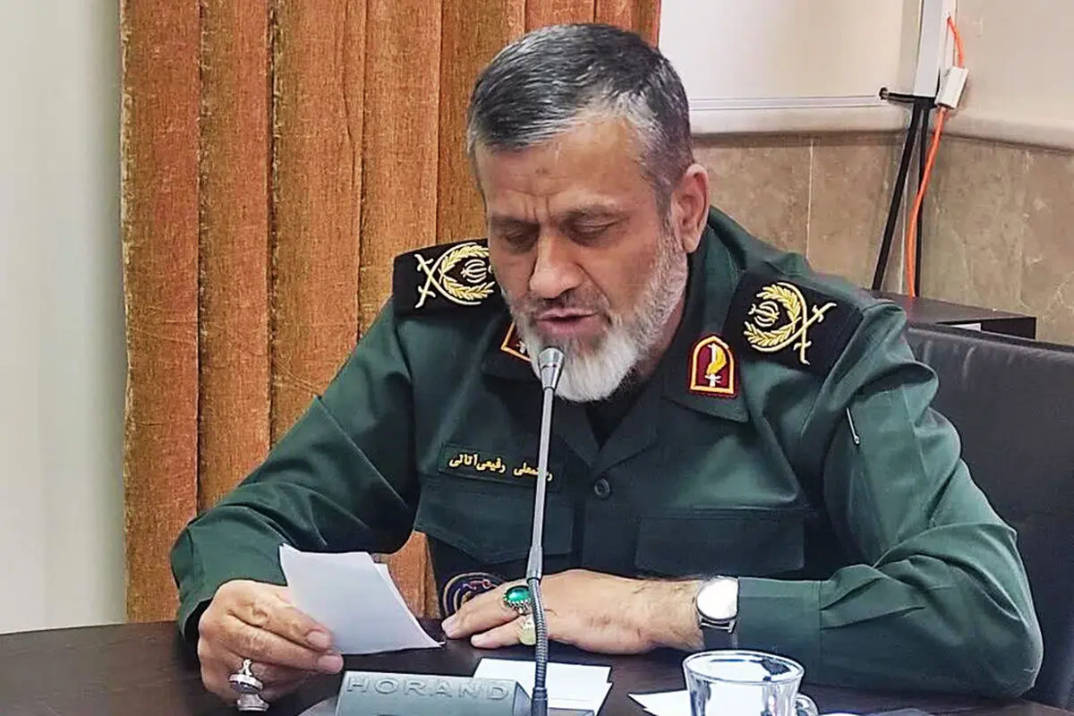 روحانیت نبرد دینی با دشمنان را هدایت می‌کند