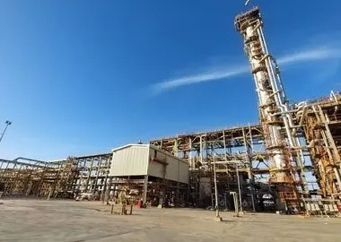 مراجعه کارگران اخراجی پالایشگاه گاز ایلام به دادگستری/ همچنان بلاتکلیفیم